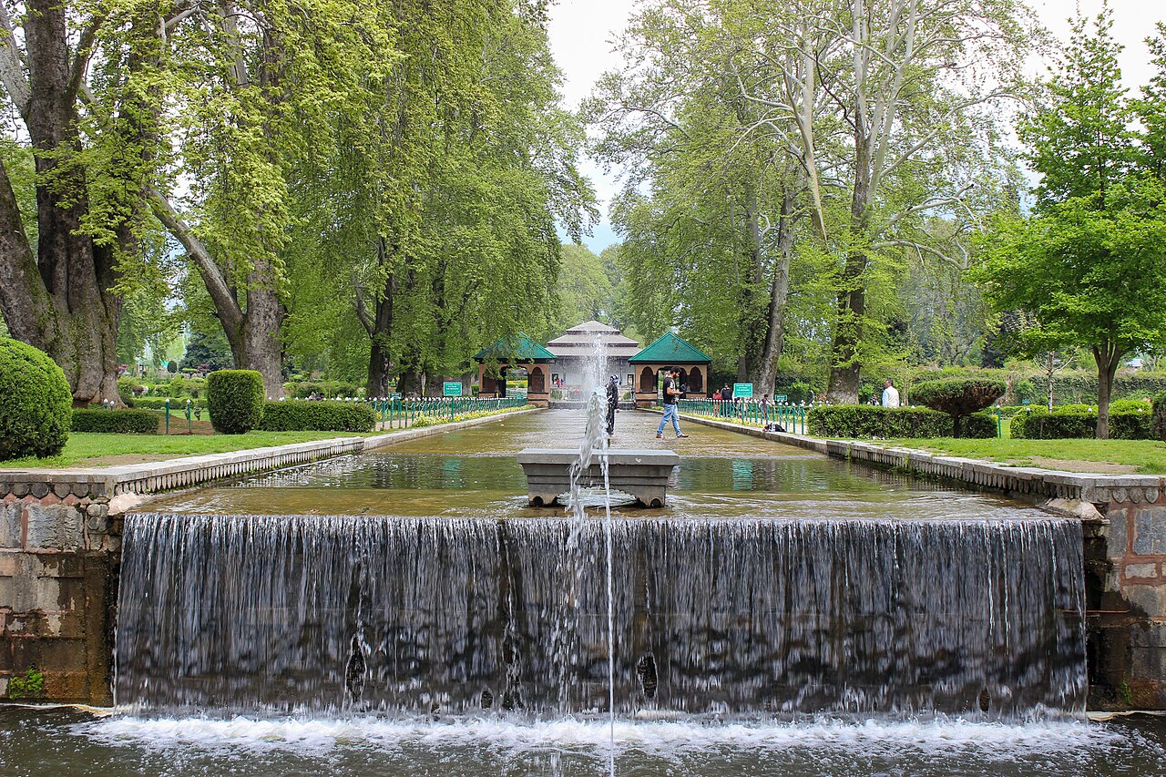Kashmir tour package from Delhi