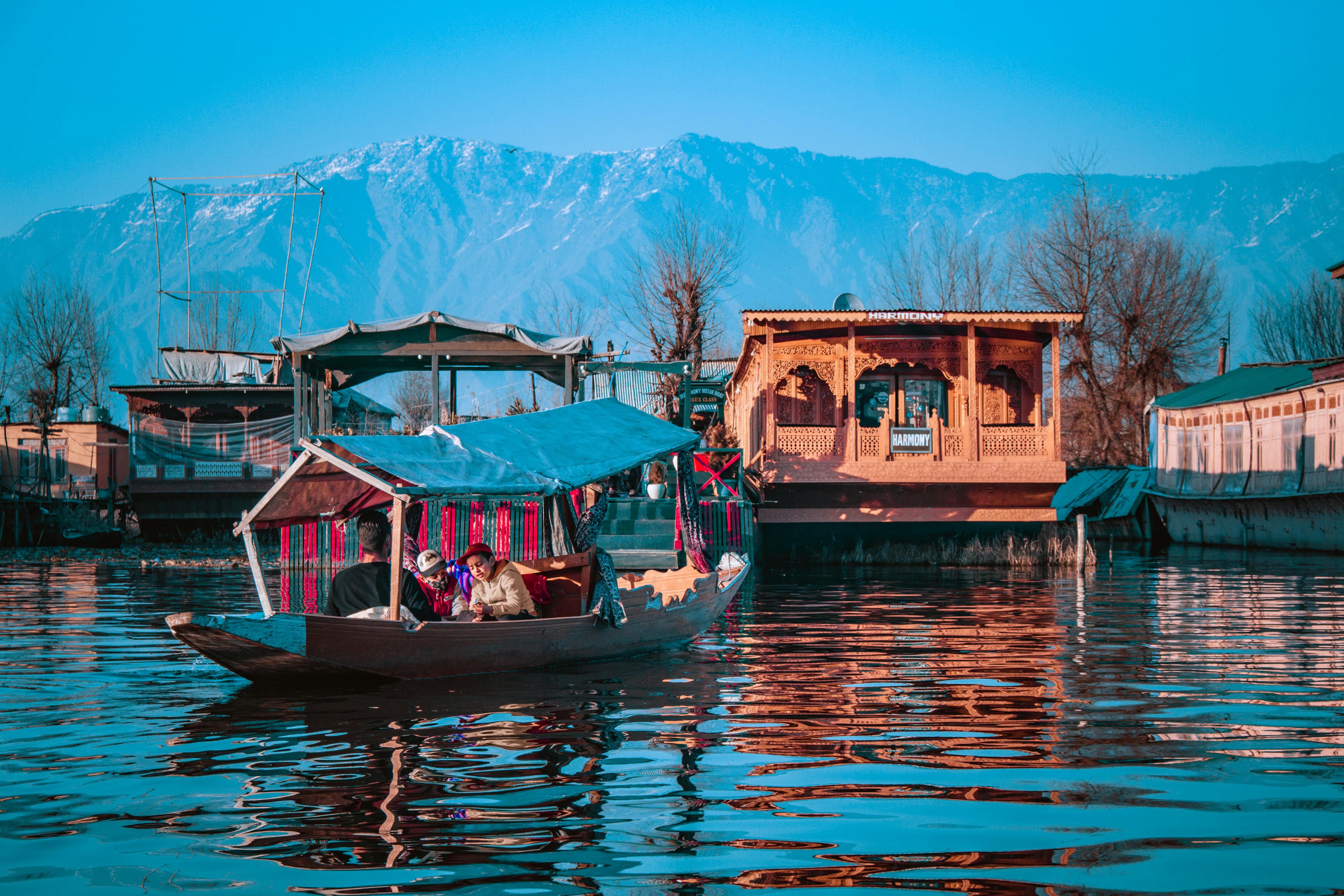 Kashmir Friends Adventure – 5 Nights / 6 Days