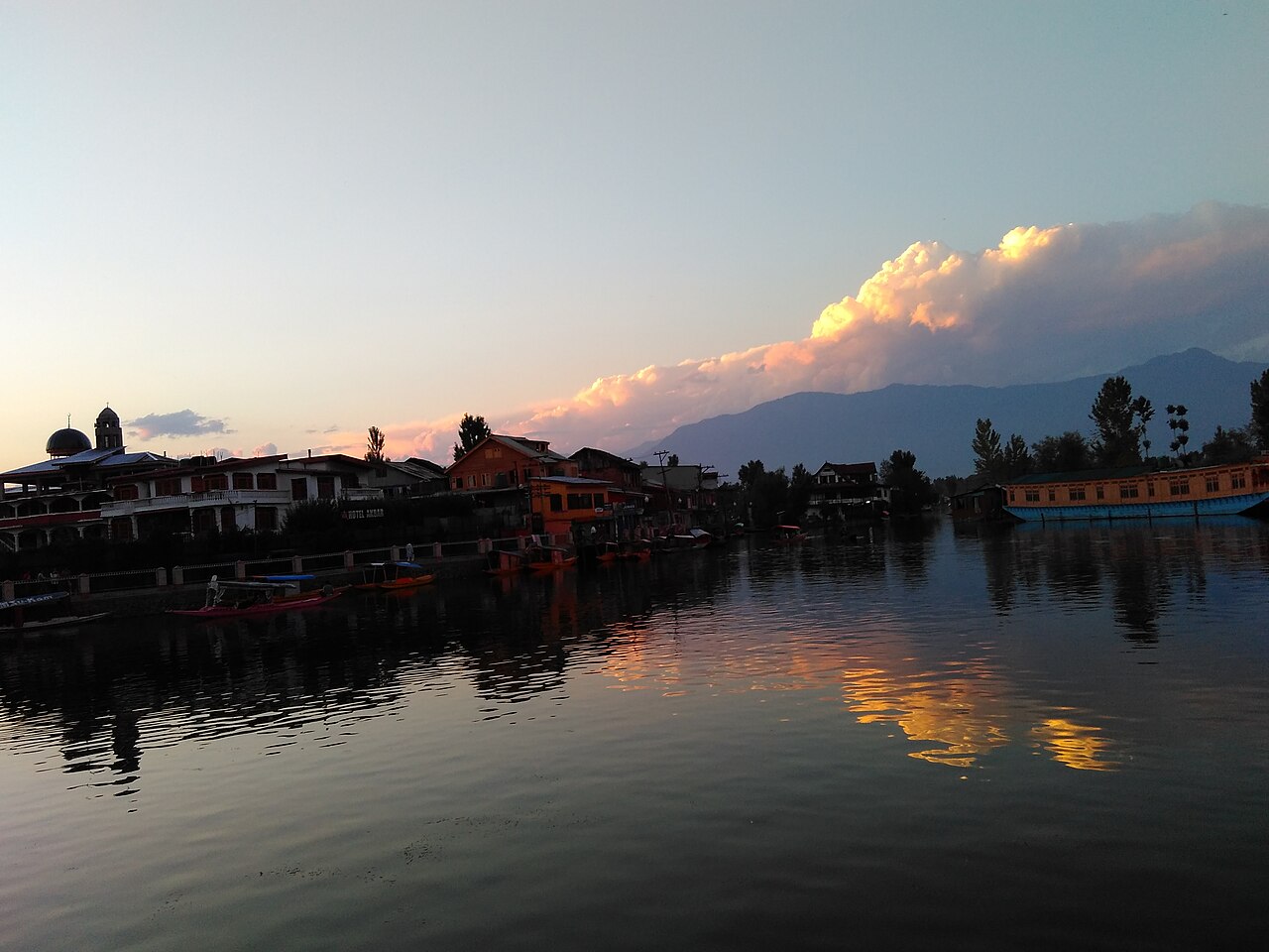 Kashmir Tour Packages from Bangalore | 6D 5N Tour
